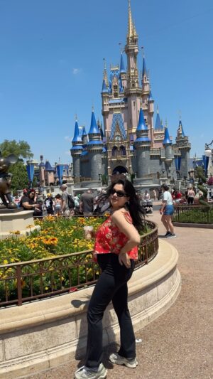 Sarah Hussain Instagram - Honeymoon at Disney World 🌎 hehe 
.
#ZingyZest #DisneyWorld #Orlando #USA