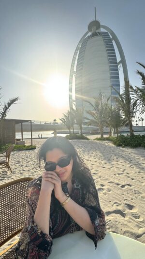 Sarah Hussain Instagram - Gold and Gucci only 🌟 
.
Life’s best decision was to start working when I was in college. 💪🏻 Here’s to not waste time chatting, wasting dad’s money on faaltu lunches with faaltu log and not running behind boys ✨ #ZingyZest #Dubai