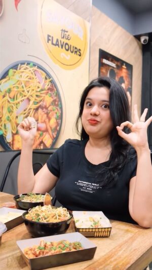 Sarah Hussain Instagram - Chinese Wok for tasty and delicious Chinese without burning a hole in your pocket. 🥰
Must Try -
Hakka Noodles
Chicken Momos 
Veg Manchurian
Rice Bowl 

📍Location: Amar Colony, Delhi

They also have great deals on Swiggy/Zomato, so get ordering 🥰

#ChineseWok #LoveForChinese #ZingyZest