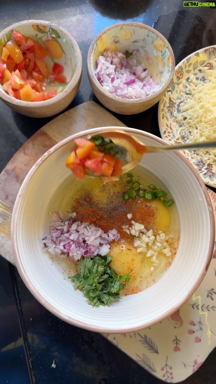 Sarah Hussain - 12.6K Likes - Breakfast Khaane ka new style, Steam Egg Salad! Lots of vegetables, eggs, and salad. Best way to make this is use steel ki Katori, sadly I didn’t have one. 🥹 #Egg #Salad #Tasty #Breakfast