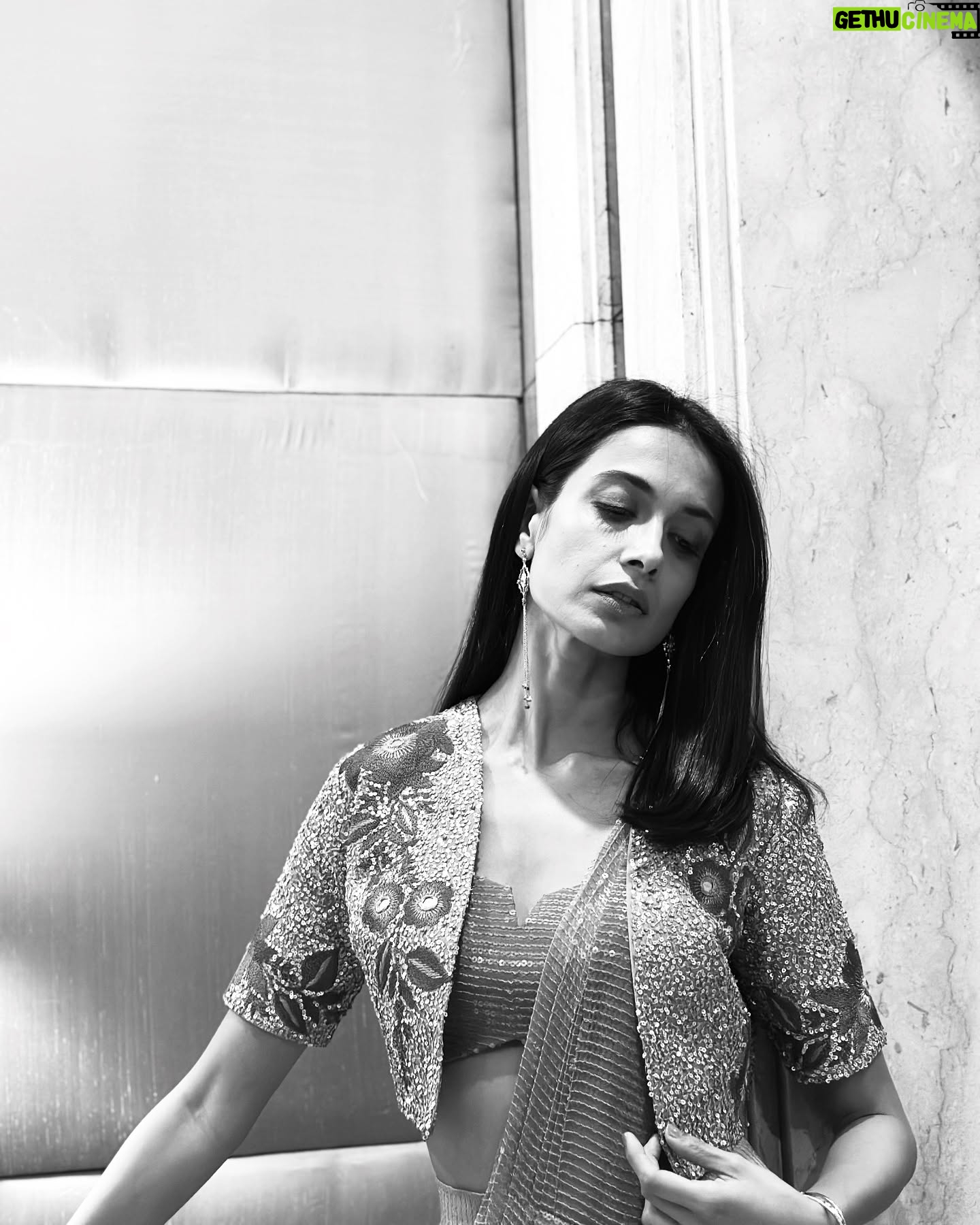 Sarah Jane Dias - 10.8K Likes - I am the vision board.
.
#dreamsdocometrue
.
@charuparasharofficial
.
📸 @muskaan__k