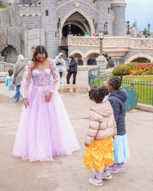 Sarah Sarosh Instagram - made my princess dreams at Disneyland come true🦋👸🏽✨
Thankyou @josecube_official_page for making this beautiful gown! It was PERFECT💕😍
•
Shot by @sou_in_paris ✨
Edited by @amit_dey_photography ✨
•
Tickets for Disneyland booked via @headout ✨
•
•
#SarahinParis #TravelWSar #DisneylandParis