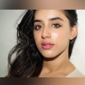 Actress Sargun Kaur Luthra HD Photos and Wallpapers February 2025