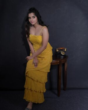 Sathya Devarajan Instagram - Last one from the series ✨️🦋✨️
.
.
.
.
#sathyadevarajan #tamilactress #trending #photoshoot #kollywood #tamilponnu #heroines