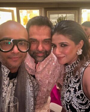 Sauraseni Maitra Instagram - Diwali festivities begin with my favourite favourite @manishmalhotra05 ‘s Oh-So-Amazing home! Lived and loved every bit of my Cinderella moment 💃🏻Thank you for the love , the warmth and the FUN! I love you MM ♥️💋

@manishmalhotra05 @manishmalhotraworld