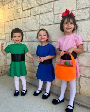 Scarlett Hefner Instagram - There’s more chemistry in the lab than just sugar, spice, and everything nice with Miss Bellum and the Professor… Happy Halloween from our family to yours!🎃🧡