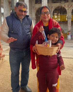 Seema Singh Instagram - ॐ नमो भगवते वशुदेवाय नमः 😇
विष्णु जी के दर्शन से नए साल की शुरुवात 🛕 🙏😇
#happynewyear2025 
.
.
.
.
#photooftheday #newyear #newday #trending #vishnudham #samas #barbigha #pics #family #bihar