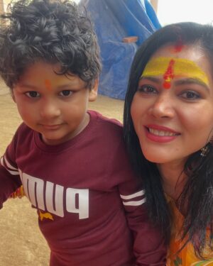Seema Singh Instagram - ॐ नमो भगवते वशुदेवाय नमः 😇
विष्णु जी के दर्शन से नए साल की शुरुवात 🛕 🙏😇
#happynewyear2025 
.
.
.
.
#photooftheday #newyear #newday #trending #vishnudham #samas #barbigha #pics #family #bihar