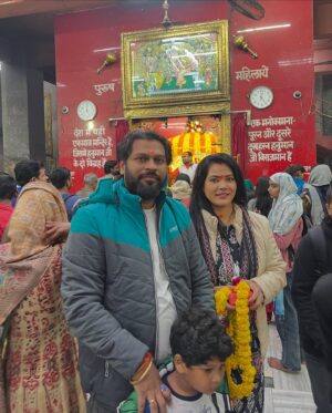 Seema Singh Instagram - जय श्री राम 🙏😇
महावीर मंदिर पटना 📍
.
.
.
.
.
.
#jaishreeram #saturday #patna #photooftheday #trending  #jaibajrangbali #jaihanuman #blessed