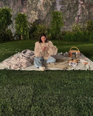 Selena Gomez Instagram - forever begins now..