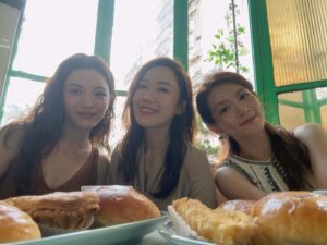 Selena Lee Instagram - #燦爛的風和海 的美女們。 我們的第一次合影。
收官了，送給大家吧。

#beginAgain