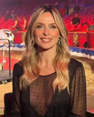 Serena Autieri Instagram - Vi aspetto  questa sera su @rai1official per il secondo appuntamento con il Circo Internazionale di Monte Carlo per scoprire insieme chi si aggiudichera' il Clown D'oro, d'Argento e di Bronzo🏆