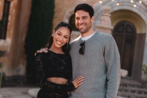 Serena Pitt Instagram - Christmas Card Options