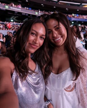 Serena Pitt Instagram - Thank you @taylorswift 🤍