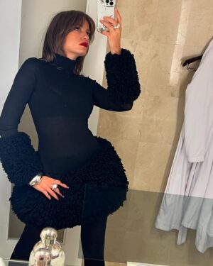 Serenay Sarıkaya Instagram - Fifty shades of me🥂🤍 #lastcouplemonths 🙄