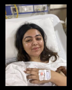 Shafaq Naaz Instagram - “Life threw me a curveball recently, As you all know I injured my knee and I had to undergo ACL surgery. It’s been a tough journey but I’m ready to tackle recovery with strength, determination and taking one step at a time♥️

Grateful to say now that I’m on the road to recovery, thanks to the incredible care I received. 
A huge thank you to @drshekharsrivastav  for your expertise, kindness, and unwavering support throughout this journey. you’ve been a blessing! 🙏

To the amazing team at @sphyamunabazardelhi thank you for creating such a comforting and professional environment, it made all the difference. This experience has been a reminder of how strong we can be with the right people by our side🫶🏻

I know I have a long journey but Here’s to healing, patience and the road to getting back stronger than ever♥️
#onestepatatime 
 #Gratitude #PostSurgery #HealingJourney”
