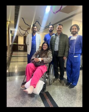 Shafaq Naaz Instagram - “Life threw me a curveball recently, As you all know I injured my knee and I had to undergo ACL surgery. It’s been a tough journey but I’m ready to tackle recovery with strength, determination and taking one step at a time♥️

Grateful to say now that I’m on the road to recovery, thanks to the incredible care I received. 
A huge thank you to @drshekharsrivastav  for your expertise, kindness, and unwavering support throughout this journey. you’ve been a blessing! 🙏

To the amazing team at @sphyamunabazardelhi thank you for creating such a comforting and professional environment, it made all the difference. This experience has been a reminder of how strong we can be with the right people by our side🫶🏻

I know I have a long journey but Here’s to healing, patience and the road to getting back stronger than ever♥️
#onestepatatime 
 #Gratitude #PostSurgery #HealingJourney”