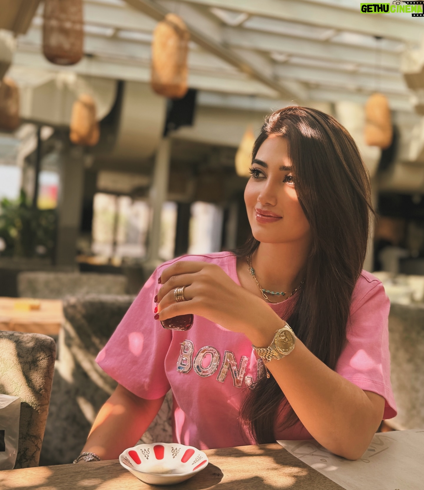Shahad Hasan - 34.6K Likes - مو بالضرورة اكو غمازات 😜😜