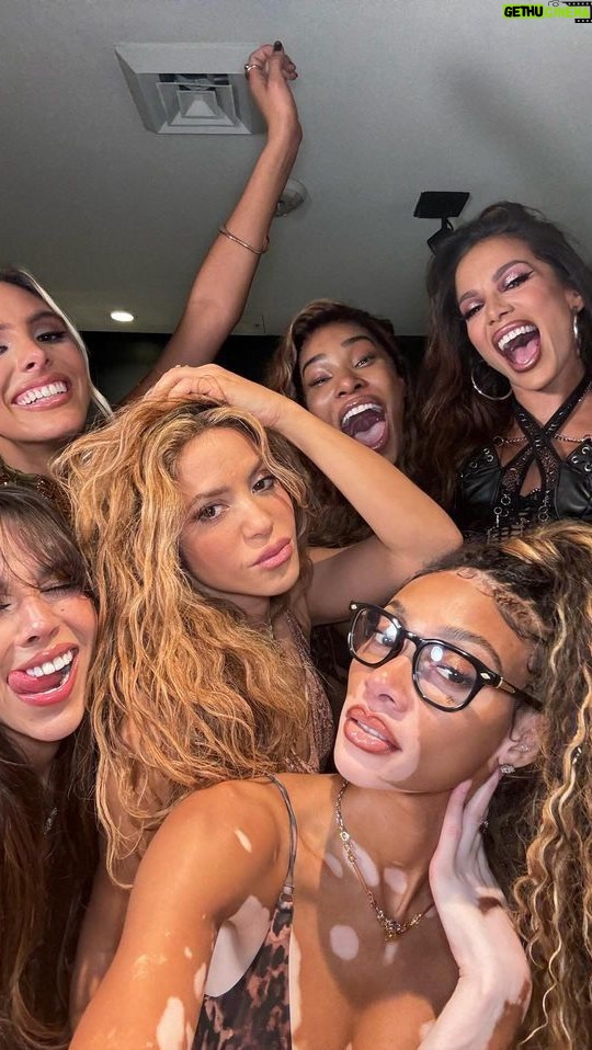 Shakira - 3.1 Million Likes - México, Colombia, Brasil, Jamaica y Venezuela presentes!