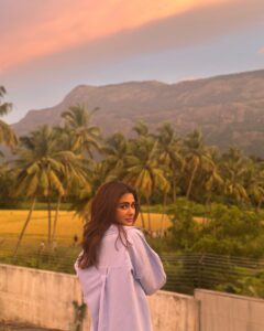Actress Shalini Pandey HD Photos and Wallpapers October 2024