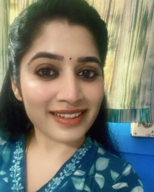 Shambhavy gurumoorthy Instagram - Blue  vibes  only 🩵

#samandprasi #instagood #instalike #instamood #positivity #postivevibes #happy #birthdaymonth #photooftheday #photo #selfie #happy #me #selflove #selfies #work #workday