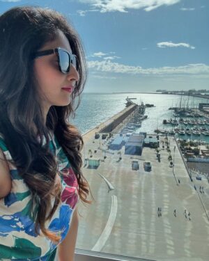 Shamlee Instagram - Doing almost everything right… but there’s still time for one last questionable decision before the year ends
 😉😝 #almostperfect
