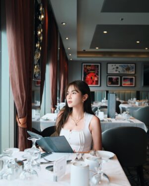 Shanice Margaretha Lie Instagram - Fav season of all time. Christmas is just around the corner✨💖