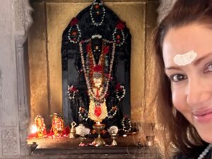 Shannon Elizabeth Instagram - Recently had the honor of returning to #India. This trip was to help pay tribute to an absolutely incredible human who unfortunately left us way too soon & spread her ashes in the #Ganges in #Varanasi. 

I want to share a few highlights of this leg of the trip. More to come, but this one is dedicated to Caroline Kane. 

You were always an angel in Earth, and now the angels are rejoicing to have you back, soaring above the clouds with them. We all love & miss you Caroline-but we felt you there with us every step of the way. Thank you for watching over us all & the beautiful gift of getting to come together to celebrate YOU! We were told not to cry (though, as you know, I failed at that), but we instead did everything we could to celebrate your life & legacy. Thank you for all of the love & laughs. We will see you soon. 🪽

Thank you @guleriakothi for hosting a group of us. Thank you, Aditya! And thank you to Caroline's sister Whitney for all she put into this trip to make it everything Caroline wanted it to be. 🙏🏼💜