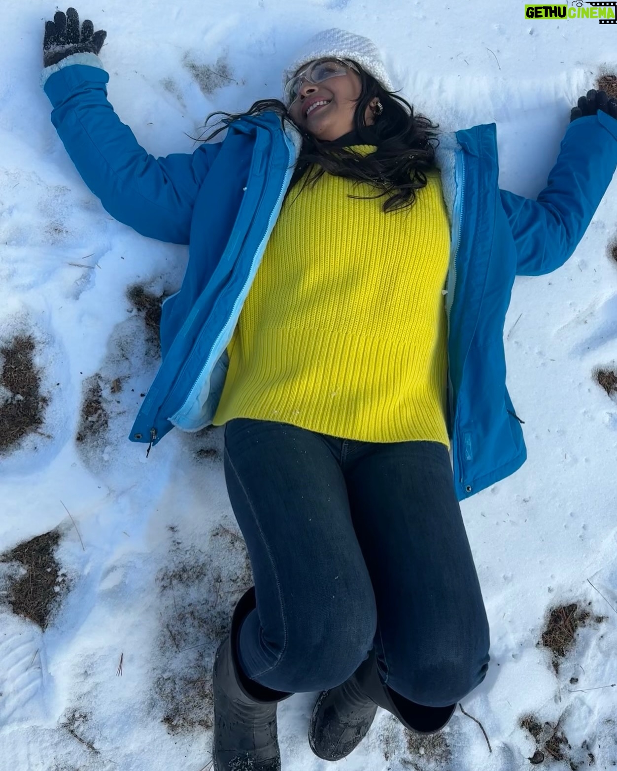 Sharanya Turadi - 31.6K Likes - Gulu Gulu āļøš»
So Kashmir it is, this holiday season.āļø
My actual plan and dream destination was to travel to north eastern parts of India but Kashmir just happened spontaneously. Booked the flights right away and went without a plan.
Iāve thoroughly explored the snow capped Himachal Pradesh and the places around before but Kashmir is totally a different vibe. Konjam bayam was there throughout the trip but the beauty of the place was all worth it. š¤ā¤ļø
As a Tamil ponnu who belongs to the 90s era, I couldnāt stop āRojaā movie playing in my mind throughout the travel š
Coming back to home and going through my gallery, Iām only left to wonder, what a wonderful country India is la? š„¹
And Kashmir is truly a treasure! š
This country has got everything, magnificent forts, rustling rivers, mind blowing mountains, tropical forests and what not?
We are blessed with everything āØ
If thereās one advice I could offer, that would be
Kanmanies travel more. Rest of the things in life can wait āļø
#gratitude #kashmir #travelgram