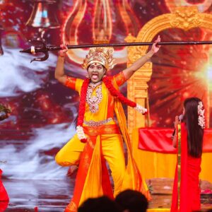 Sharanya Turadi Instagram - நல்லதும் தீயதும் செய்திடும் சக்தி
நலத்தை நமக்கிழைப்பாள்
அல்லது நீங்கும் 

அன்பும் அருளும்🙏✨

#supersinger #vijaytelevision