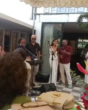 Sharmiela Mandre Instagram - Still processing how special this Christmas was with my family ❤️ So so grateful . Merry Christmas to my insta fam … A sneak peak into mine 🌲