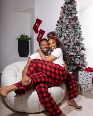 Sharon Ooja Instagram - Happy birthday Jesus 😍😍 you are love !! And your birth ,has given us all the security we need🥰🥰… from Your love ,I now have this love that has changed me forever 😍😍😍 … 🥰 merry Christmas from the Nwokes ❤️

Ps I couldn’t wait to do matching  pyjamas pictures 🤣🤣😍😍thank God for little joys like this 😍🥰💃🏽💃🏽💃🏽