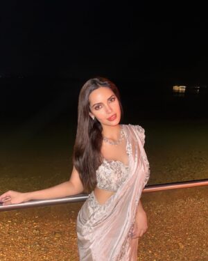 Shazahn Padamsee Instagram - Desi girl 🪩

Styled by @suvidhiijainn 
Outfit @kalkifashion 
Jewellery @adrisyajewels @offbeatmediain