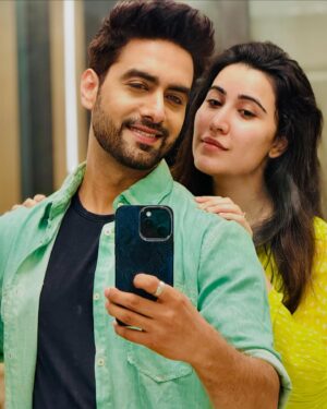 Sheena Bajaj Instagram - Saya mera hai tu,aur main tera ❤️
2024 you have been the best year for us 🤗🙏🏻 going into 2025 with the love of my life,my wife ❤️ happy new year everyone 🤗 #happynewyear #2025