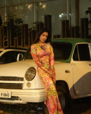Shefali Bagga Instagram - Dass kitthe jana baby?😉😍
Clicked by @_therahulsharmaa_ 
Wearing @kascherhues 
#borabora #shefalibagga #mumbai #apdhillon #explore