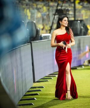 Shefali Bagga Instagram - Hi 👋 from your host for the opening ceremony of TATA IPL 2024 
#ipl #ipl2024 #csk #rcb #cskvrcb #thala #dhoni #kohli #virat #chennai #shefalibagga