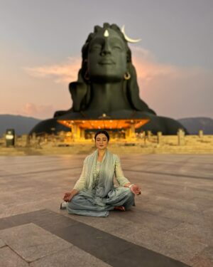 Shefali Bagga Instagram - Bolo Om Namah Shivaya🙏 
Shiva – the First Yogi, who brought about the first spiritual revolution on the planet.
Adiyogi-The Source of Yoga
Adiyogi is here to liberate you from disease, discomfort, and poverty – above all, from the very process of life and death.-Sadhguru
I was awestruck after looking at this magnificent Adiyogi Shiva statue here at Adiyogi , Coimbatore . Got goosebumps while watching The Adiyogi Divyadarshanam here.. can’t explain the experience in words .. It was surreal. 
#shiva #adiyogi #sadhguru #ishafoundation #coimbatore #tamilnadu #omnamahshivaya #shiv