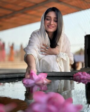 Shefali Bagga Instagram - Bolo Om Namah Shivaya🙏 
Shiva – the First Yogi, who brought about the first spiritual revolution on the planet.
Adiyogi-The Source of Yoga
Adiyogi is here to liberate you from disease, discomfort, and poverty – above all, from the very process of life and death.-Sadhguru
I was awestruck after looking at this magnificent Adiyogi Shiva statue here at Adiyogi , Coimbatore . Got goosebumps while watching The Adiyogi Divyadarshanam here.. can’t explain the experience in words .. It was surreal. 
#shiva #adiyogi #sadhguru #ishafoundation #coimbatore #tamilnadu #omnamahshivaya #shiv