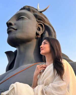 Shefali Bagga Instagram - Bolo Om Namah Shivaya🙏 
Shiva – the First Yogi, who brought about the first spiritual revolution on the planet.
Adiyogi-The Source of Yoga
Adiyogi is here to liberate you from disease, discomfort, and poverty – above all, from the very process of life and death.-Sadhguru
I was awestruck after looking at this magnificent Adiyogi Shiva statue here at Adiyogi , Coimbatore . Got goosebumps while watching The Adiyogi Divyadarshanam here.. can’t explain the experience in words .. It was surreal. 
#shiva #adiyogi #sadhguru #ishafoundation #coimbatore #tamilnadu #omnamahshivaya #shiv