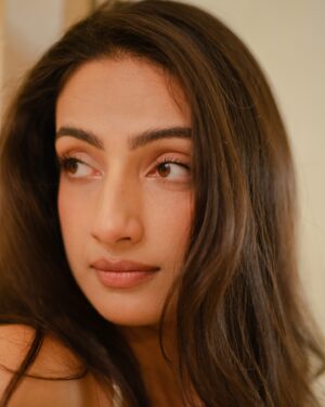 Sherlin Seth Instagram - Portraits’24 🤍🌸🕊️
.
.
📸 @haranish.hrf 
.
.
.
.
#sherlinseth #trending #actress #bollywood
