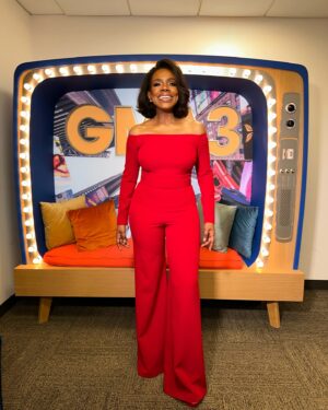 Sheryl Lee Ralph Instagram - New Year, New Looks darling! Here are some of my favorite outfits from 2024 all styled by my fabulously talented daughter @ivycoco23. 

📸: @raulromo @iamjamesanthony @eastonschirra