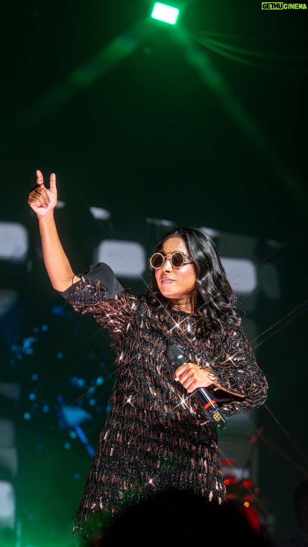 Shilpa Rao - 108.6K Likes - #Hyderabad thank you for the love … NEXT STOP BANGALORE 😎🤘.
See you #Bangalore on 23rd November at the Phoenix Marketcity Whitefield for #ShilpaRaoLive 🤩.
TICKET LINK IN BIO ✌️.
@buttonchutney @chandanraina @sharmasajal @johnston_dsouza @rohitprasannaflute @anil.chawla.keys @soothermusic @mahavir9663 @calvinstragram @shelarsandeep20 @vishhesshh @eshaantoshniwal_ @collectiveartistsdiaries @vjkaycee @s_vatsa thank you for everything 🤗🤗🤗.
Show director @riteshkrishnan
Video by @rishabhwala
HMU by @makeupartistnamrata
#shilparao