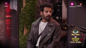 Shilpa Shirodkar Instagram - Salman Bhai ke birthday par gharwalon ke liye aayenge khaas surprises. Kya yeh gifts unke rishtey mein layenge naye twists? 🤔

Dekhiye #BiggBoss18 Weekend Ka Vaar Shanivaar aur Ravivaar raat 9.30 baje @colorstv aur #JioCinema par.

#BB18 #WeekendKaVaar #BiggBoss18onJioCinema #BiggBoss @beingsalmankhan @karanveermehra @viviandsena @shilpashirodkar73