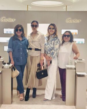 Shilpa Shirodkar Instagram - Always a good time visiting #Hyderabad to spend time with my family #MyHomeAwayFromHome ♥️
And, to make this trip even more special, attended the @cartier event hosted by @helveticaeyewear @bobbykandhari 
@archiemirchi @ammerito @namratashirodkar 
Thank you for hosting us! ✨

Until next time, Hyderabad… 
I’ll be back soon 😊
.
#FamilyTime #Friends #Cartier #ShilpaShirodkar
