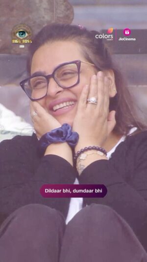 Shilpa Shirodkar Instagram - Emotions ki queen, rishton ki malika, har role mein jinka bajta hain danka, woh hain humari forever charming, Shilpa. ❤️

Dekhiye #BiggBoss18 @colorstv aur #JioCinema par.

#BB18 #BiggBoss18onJioCinema #BiggBoss @beingsalmankhan @shilpashirodkar73