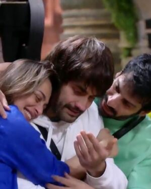Shilpa Shirodkar Instagram - What an end to this EPIC journey!❤️ 

A trio we never thought we needed. It all started with love that was unspoken. From banters,  arguments to moments of turmoil, this friendship has been through its own share of hardships. But as they say, some bonds can never be broken. Who knew that this crazy journey of Bigg Boss 18 would one day, get them to this day when the 3 of them share a hug together with nothing but pure love.

Every friendship goes through tests and ups and downs but a very few put in efforts to nurture and bring everyone together. #ShilpaShirodkar was the binding support. No matter who questions their bond and loyalty, they always trusted their feelings and emotions and showed their love in numerous ways.

An end to this journey couldn't have been better with the 3 coming together to bid a farewell to their Maa, and it's nothing short of a movie❤️

She may not have won the trophy but she is taking away much more than that- Friendships to cherish for a lifetime, an adventure to revisit for the thrill and memories to look back to and smile ❤️

@beingsalmankhan #officialjiocinema @colorstv #teamshilpashirodkar @karanveermehra @viviandsena
#ShilpaShirodkar #TeamShilpaShirodkar #KaranveerMehra #VivianDsena #friendship #love #family #bonds #biggbossjourney #inspiration #winnerofhearts #IconicShilpaShirodkar #Powerful #strength #strong #BBIconShilpa #Smiles #SupportShilpa #Positivity #IconicShilpa #ShilpaInBiggBoss18 #BiggBoss18onJioCinema #BiggBoss18 #BiggBoss18OnColors