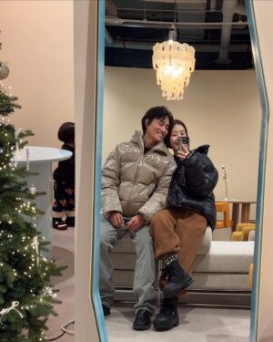 Shin Da-eun Instagram - 우리한테 한명 더 있으면 
더 재밌겠다 싶어서 아기를 낳았는데 
정말 심심할 틈이 없게 되버렸지모야 

#신난다은👩🏻