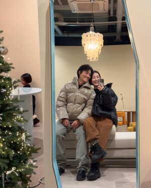 Shin Da-eun Instagram - 우리한테 한명 더 있으면 
더 재밌겠다 싶어서 아기를 낳았는데 
정말 심심할 틈이 없게 되버렸지모야 

#신난다은👩🏻