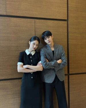 Shin Do-hyun Instagram - 10시에 만나🖤
#취하는로맨스