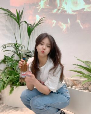Shin Hye-jeong Instagram - 💜💙